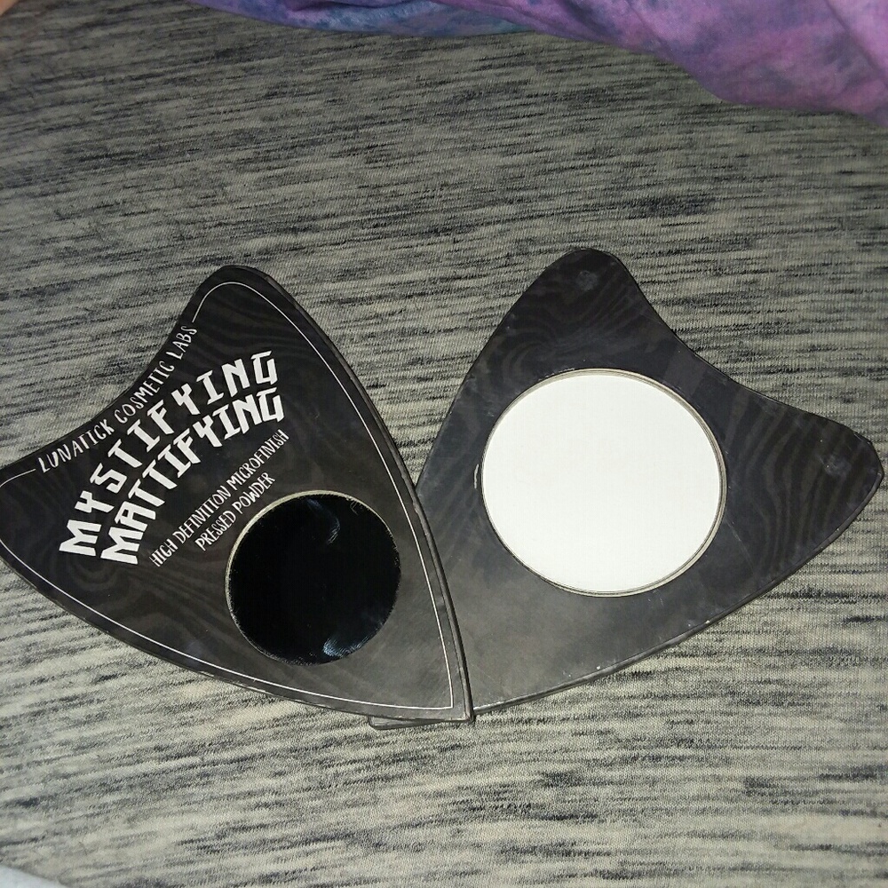 Lunatick cosmetics labs powder